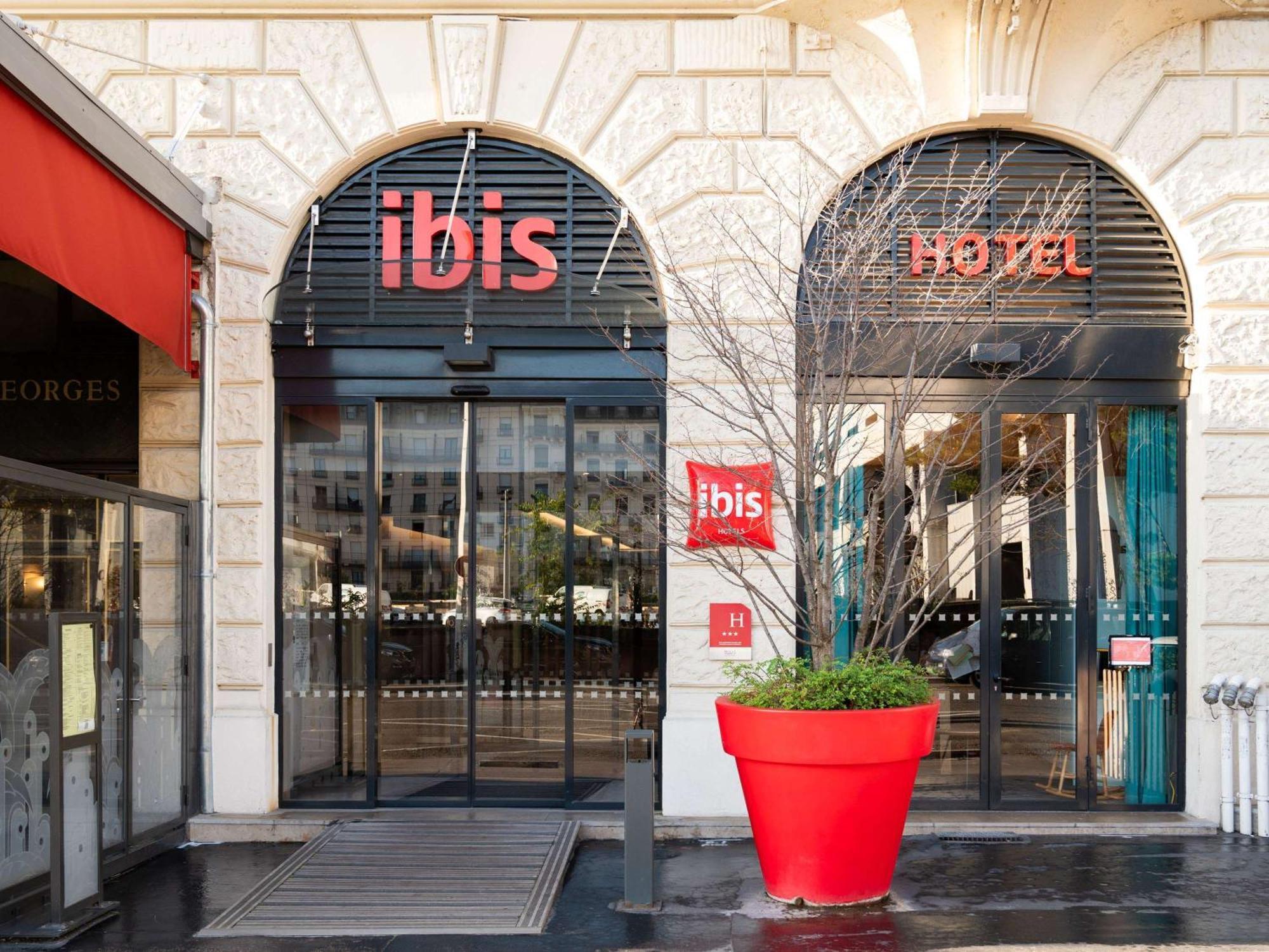 Готель Ibis Lyon Centre Perrache Екстер'єр фото